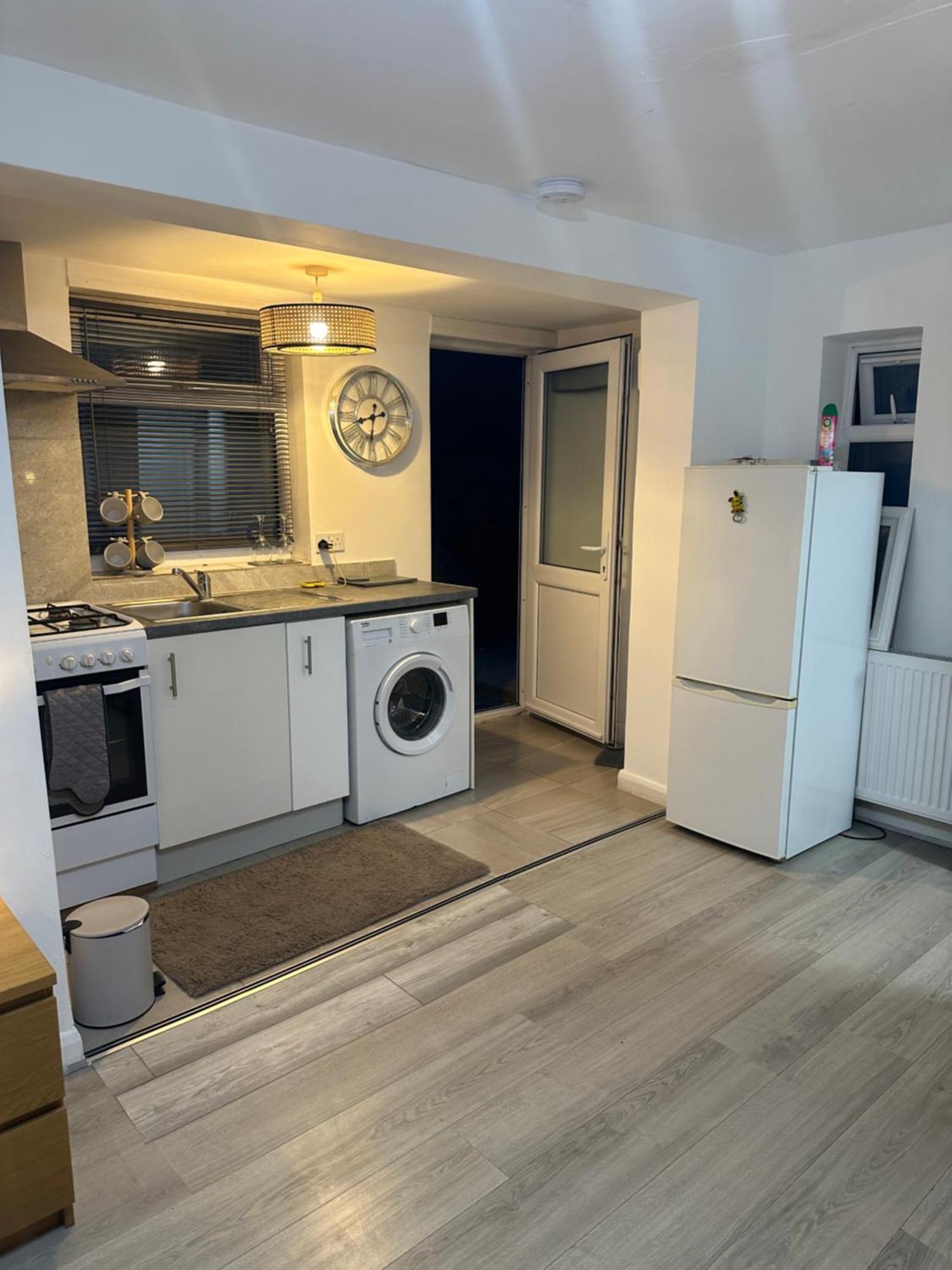 Stylish Studio Flat - Watford Junction - Harry Potter Exterior foto